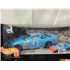 Image 4 : HOT WHEELS RACING NASCAR 2 CAR SET NEW