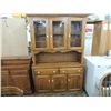 Image 1 : OAK COUNTRY DINING ROOM BUFFET HUTCH