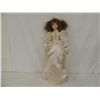 Image 1 : 28" PORCELAIN DOLL PEACH AND LACE DRESS