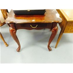 Queen Anne Style End Table With Drawer