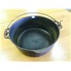 Image 1 : Vintage Cast Iron Pot