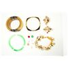 Image 5 : NECKLACE: [1] Gold plated chain necklace with 8.0mm malachite beads and a pendant with a melon carve