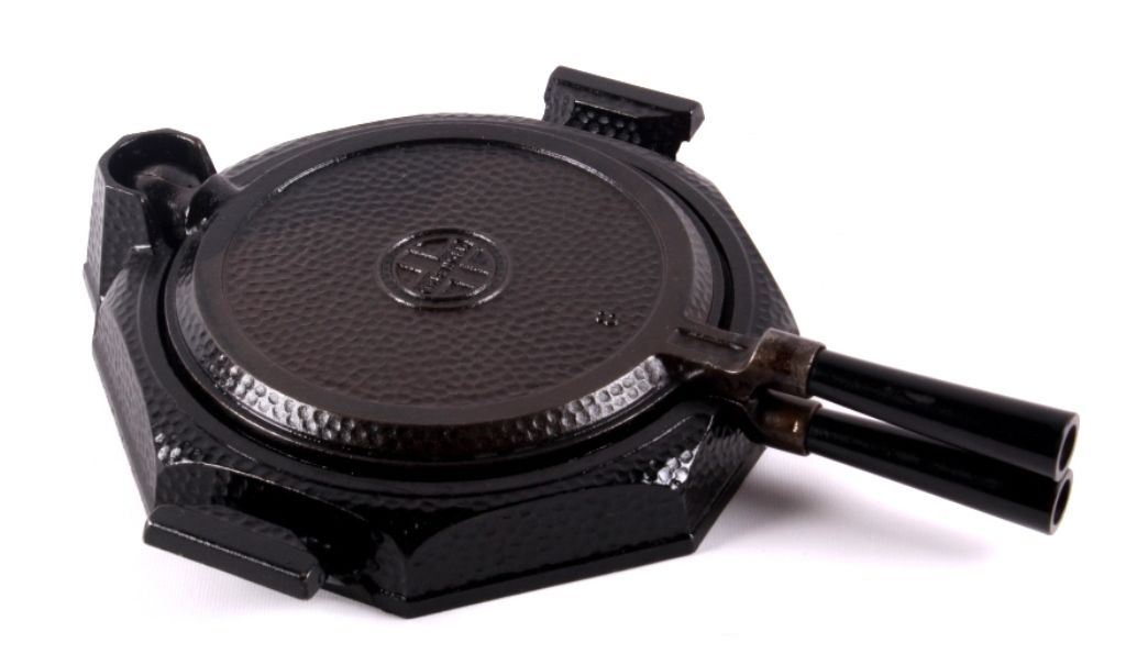 griswold hammered waffle iron