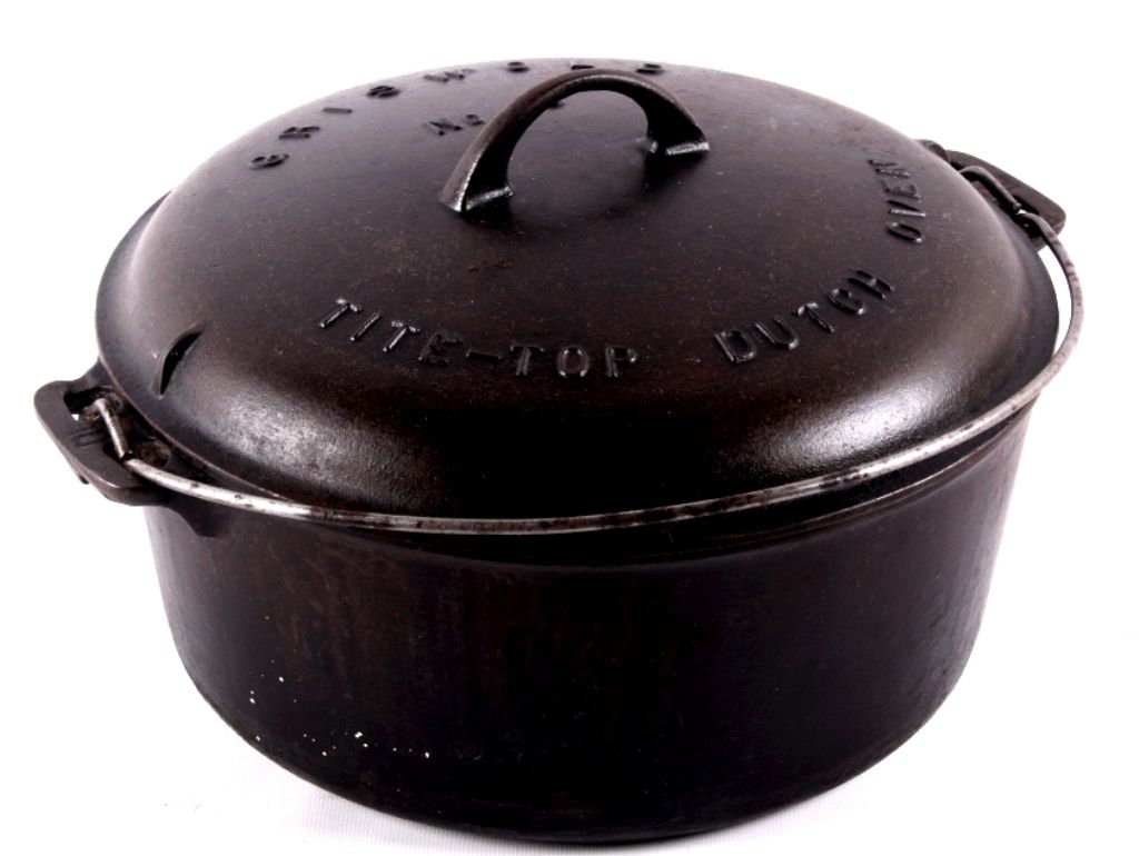 Griswold Cast Iron "No 10" Dutch Oven with Lid Thi
