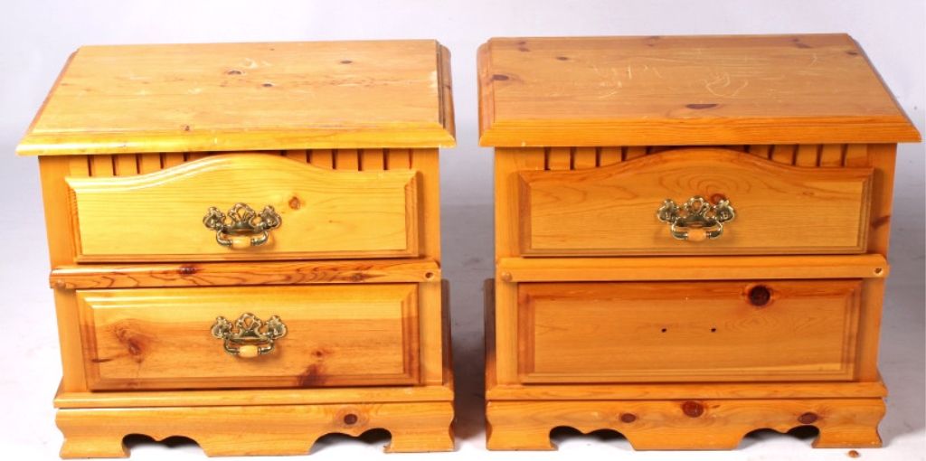 Pine Bedroom Set This lot features a pine bedroom