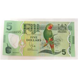 2013 FIJI CURRENCY 5 DOLLAR BANK NOTE