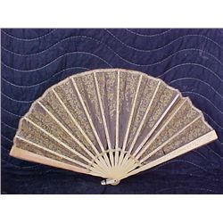 Late 19th century light pink lace and gauze fan