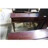 Image 1 : HALL TABLE
