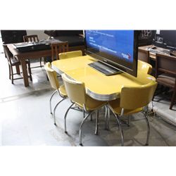 1950S STYLE TABLE WITH LEAF AND 6 CHAIRS