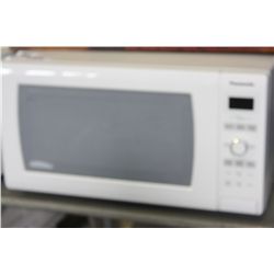 WHITE PANASONIC INVERTER MICROWAVE