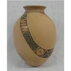 Mata Ortiz Polychrome Jar by Jesus Tena