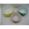 Image 2 : Pyrex Graduated Bowl Set, Red, Green, Yellow