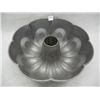 Image 1 : Metal Bundt Pan