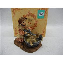 "Wendy w/ Bronte, Keats, Tennyson, & Poe: Wash Day" Yesterday's Child Figurine