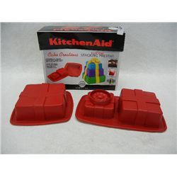 KitchenAid Silicone Stacking Present Cake Pan