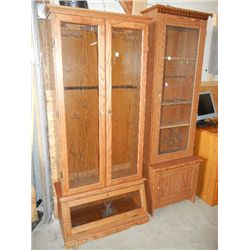 10 Slot Gun Cabinet w/ Deer & Duck Etched Glass Doors, Has Keys