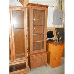 8 Slot Gun Cabinet w/ Deer Etched Glass Door, Has Keys