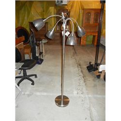 5 Adjustable Lights/Floor Lamp
