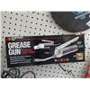 Image 1 : GREASE GUN - NEW
