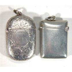 Chased silver vesta, Birmingham, 1915, and a rectangular silver vesta, Birmingham, 1903…