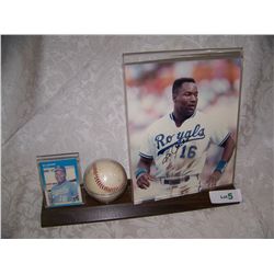 BO JACKSON K.C ROYALS HAND SIGNED MEMORABILA DISPLAY INCLU: ROOKIE CARD, HAND SIGNED BALL & PICTURE
