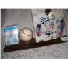 Image 2 : BO JACKSON K.C ROYALS HAND SIGNED MEMORABILA DISPLAY INCLU: ROOKIE CARD, HAND SIGNED BALL & PICTURE