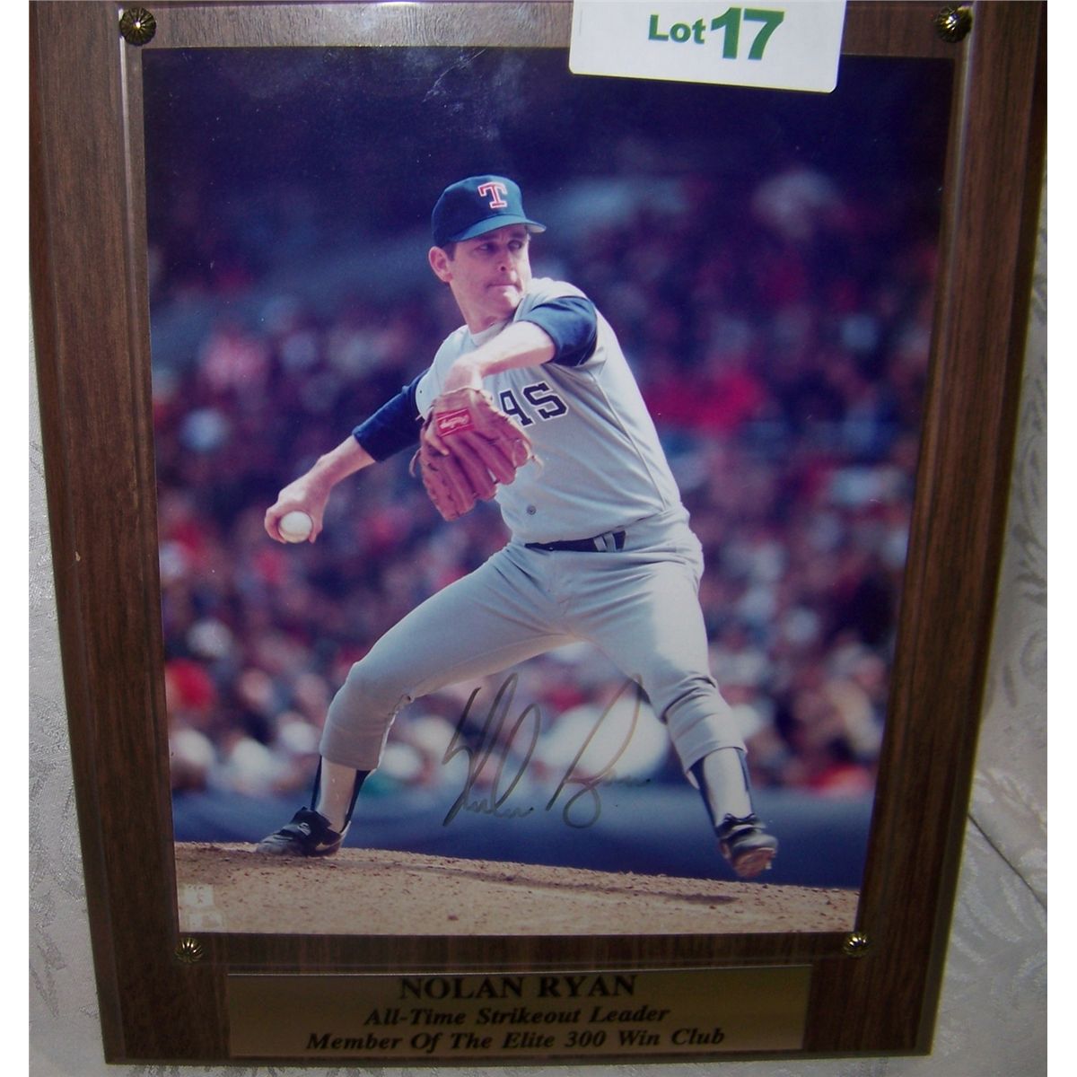 NOLAN RYAN HAND SIGNED MEMORABILIA PLAQUE