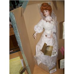 FRANKLIN HEIRLOOM DOLLS. WITH ORIGINAL BOX, NOT REMOVED.