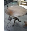 Image 1 : Pie Crust Claw Foot Table