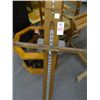 Image 2 : Wood Easel