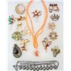 Image 1 : LARGE LOT OF JEWELRY
