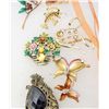 Image 3 : LARGE LOT OF JEWELRY