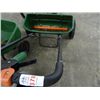 Image 2 : Scotts Spreader