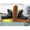 Image 1 : 2 Bookends with Inuit figures - wood and resin