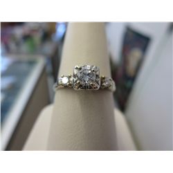 14KT white gold & Diamond ring