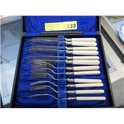 Vintage fish serving set
