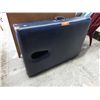 Image 1 : Portable massage table