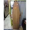 Image 1 : Vintage pine ironing board.