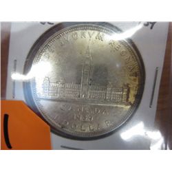 1939 Canadian Silver dollar EX mint shape