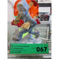 Vintage Kunst porcelain figurine
