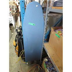Collapsible ironing board