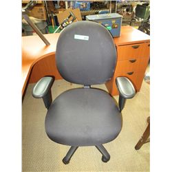Hydraulic office chair - used