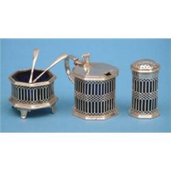 A George V 3-piece silver condiment set, in associated case, London 1914 £150-200...