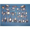 Image 1 : A 23-piece Sterling dessert service, floral scroll pattern, comprising 20 assorted spoons and 3 s...