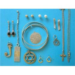 A 9ct gold pendant, and a small quantity of gold, silver and metal jewellery £200-250...