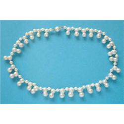 A cultured pearl necklace £100-150...
