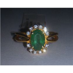 4.140g Ring Made in 18kt 3.902g Gold, 0.11 Ctw Diamond, 1.08 Ctw Emerald