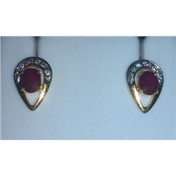 2.63g Earring Made of 14Kt Gold ,0.12 Ct Diamond, 0.91 Ct Ruby