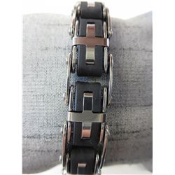 Man's stainless steel cross link bracelet