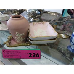 4 Decorative collectables